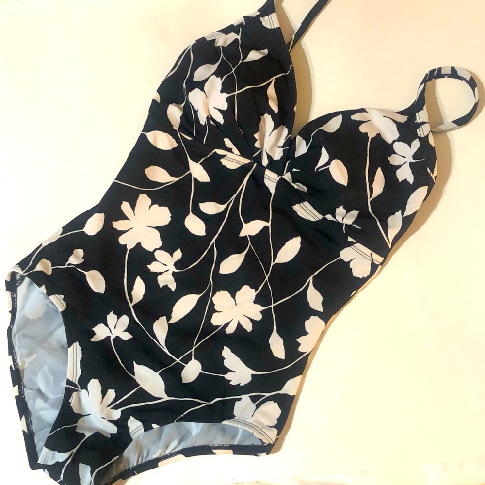 Ladies one piece swimsuit